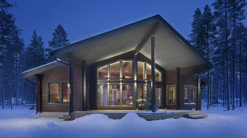 Haus aus Massivholz-Block - NUUNA 87S - Kuusamo Hirsitalot Oy - Modul / modern / ebenerdig