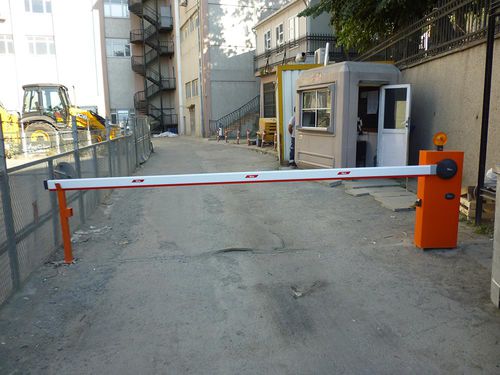 Zutrittsabsperrung - STOP GRUP GÜVENLİK SİST. İNŞ. VE TİC. A.Ş - feststehend / Hebe / teleskopisch