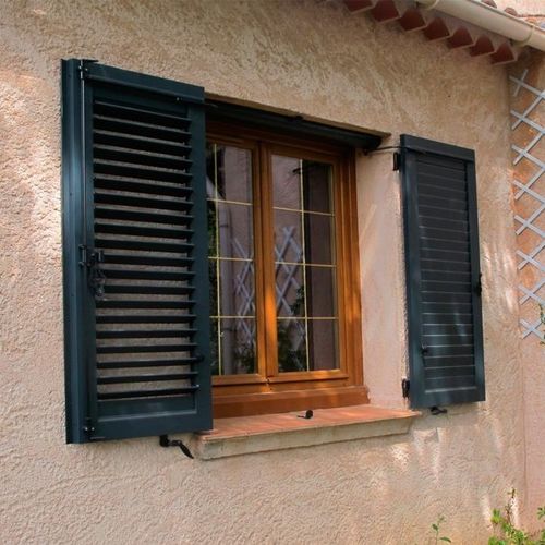 Einflügeliger Fensterladen - PERSIENNES &Agrave; LAMES AM&Eacute;RICAINES ORIENTABLES - Volets Thiebaut - Lamellen / extrudiertes Aluminium / thermolackiert