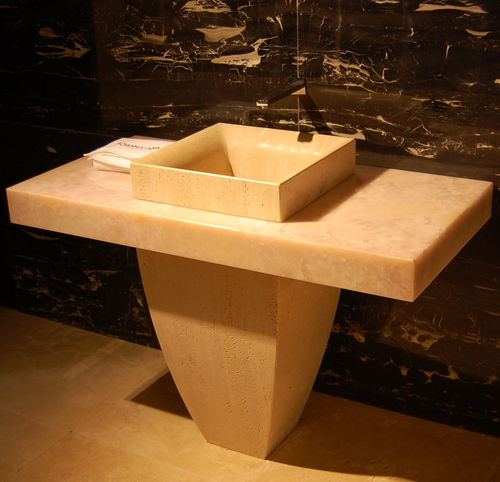 Bodenstehendes Waschbecken - ROMAN TRAVERTIN SINK "QUADRO" AND PINK ONYX - GIOVANNOZZI MARMI S.R.L. - Marmor / Naturstein / rechteckig