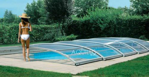 Niedrige Schwimmbadüberdachung - AQUILUS PISCINES - Schiebe / Aluminium / mit manueller Bedienung