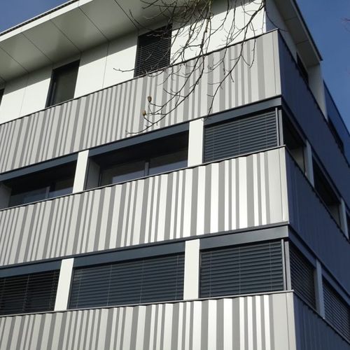 Fassadenverkleidung aus Lamellen - CHAOTIC - ArcelorMittal Building Solutions - Kassetten / Aluminium / Stahl