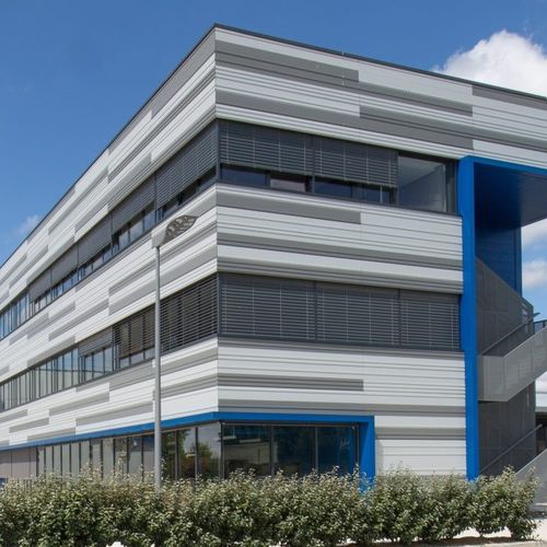 Fassadenverkleidung aus Lamellen - ETNIC® - ArcelorMittal Building Solutions - Kassetten / Aluminium / Stahl