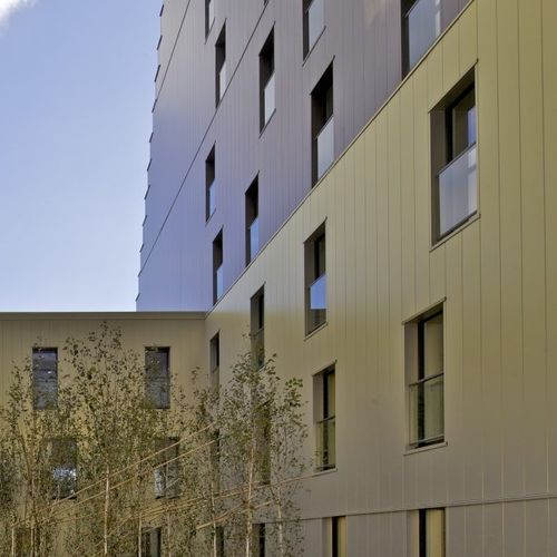 Fassadenverkleidung aus Lamellen - HAIRPLAN® 300 - ArcelorMittal Building Solutions - Kassetten / Stahl / glatt