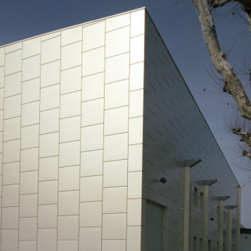 Kassetten-Fassadenverkleidung - COQUE BS - ArcelorMittal Construction - Aluminium / Stahl / Latten-