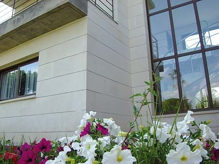 Paneel-Fassadenverkleidung - CORVIO® - ARENISCAS STONE - Naturstein / Sandstein / texturiert