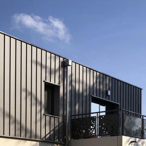 Fassadenverkleidung aus Lamellen - EPURE&reg; - ATELIERS 3S - Stahlblech / galvanisiertem Stahl / zum Einrasten