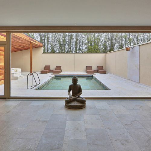 Kalkstein-Fliesen - NATURAL STONE - ESKI BEIGE SABBIATINO - BELTRAMI NV - sandgestrahlt / für den Innenraum / bodenstehend