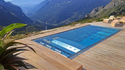 Überlaufschwimmbecken - Swiss Thai Water Solution Co.,LTD - maßgefertigt / für Außenbereich / für Gewerbegebrauch