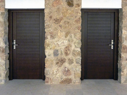 Tür für Innenbereich - Puertas Dayfor SL - Holz / einflügelig / modern