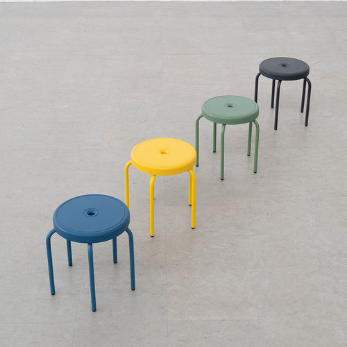 Moderner Hocker - Punto - Placet - Polyurethan / Gestell aus Stahl / rund
