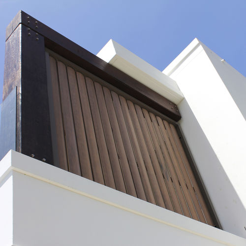 Verbundholz-Sonnenschutzlamelle - LB09119 - Innowood - für Fassaden / für Fenster / vertikal