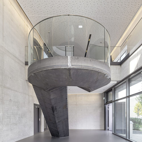 Halbgewendelte Treppe - Hannes Huber GmbH - Glasstufen / Metallstufen / mit Edelstahlstruktur