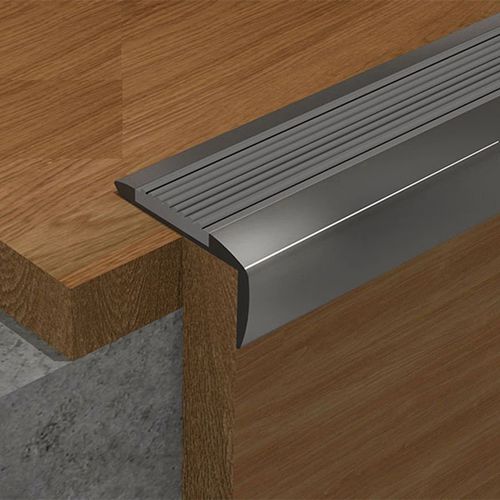 Metall-Treppenkante - Foshan Hero Metal Co.,Ltd.  - Vinyl / Holz / Laminat