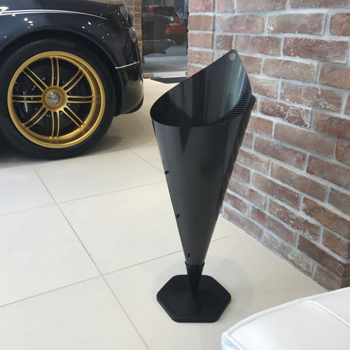 Aluminium-Abfallbehälter - TEMAKI - ALVARAE Design Studio - Kohlefaser / für den Innenraum / bodenstehend