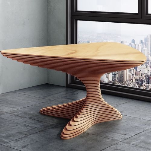 Designtisch / originell - Argentina - MyWoodream - Holz / Gestell aus Holz / dreieckig