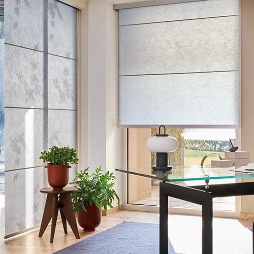 Jalousie für Fenster - COURTYARD SHADOW - JAB ANSTOETZ SYSTEMS - Stoff / für Gewerbegebrauch / motorisiert