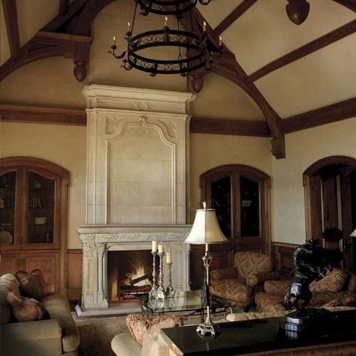 Klassische Kaminsimsverkleidung - FRENCH GOTHIC – OVERMANTEL - Tartaruga Design Inc - Stein / weiß
