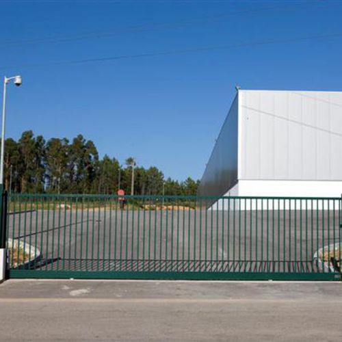Schiebetor - ROBUSTA SR - Betafence International - galvanisiertem Stahl / aus elektrogeschweißtem Stahl / mit Stangen