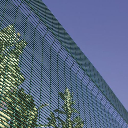 Zaun / geschweißter Maschendraht - SECURIFOR 3D - Betafence International - Industrie / Legierung / modern