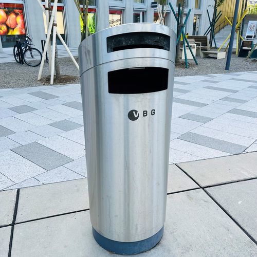 Park-Abfallbehälter - ANTA SWISS AG (Abfallhai) - Stahl / mit integriertem Aschenbecher / mit Deckel