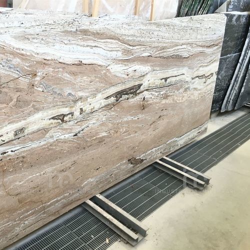 Marmor-Steinplatte - TRAVERTINO ONICIATO - Industria Marmi Ferrari Srl - für Fassadenverkleidung / für Fußboden / für Innenausbau