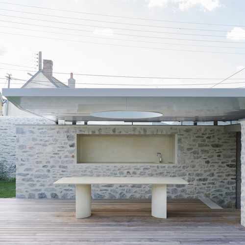 Moderner Tisch - LAVAL - Solid Studio - Faserbeton / Gestell aus Beton / rechteckig