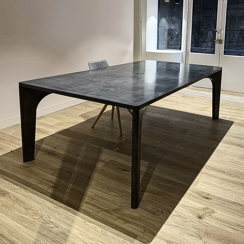 Moderner Tisch - LA/BA - Solid Studio - Faserbeton / Gestell aus Beton / rechteckig