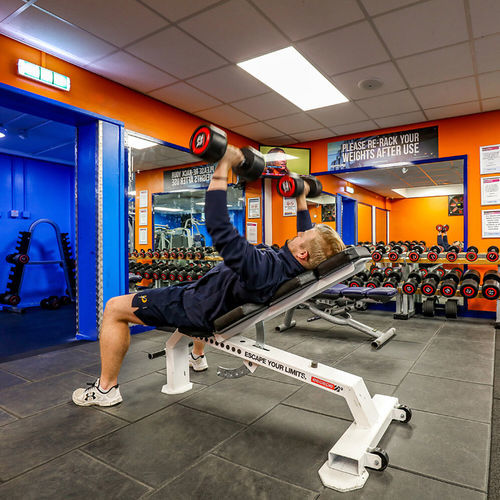 Fliesenbodenbelag - POWERSHOCK 300  - Gerflor - Contract Sport & Contract Flooring - Gummi / für den Innenraum / für starke Begehung