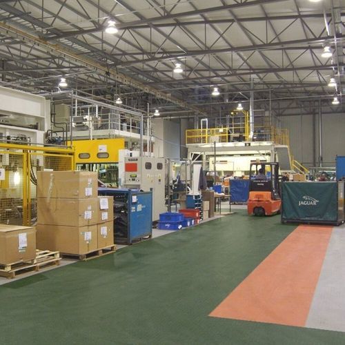 Flexible Fliese / für starke Begehung - R-TILE  - Gerflor - Contract Sport & Contract Flooring - Vinyl / matt / für den Innenraum