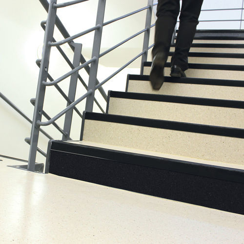 PVC-Treppenkante - T27/3R  - Gerflor - Contract Sport & Contract Flooring - rutschfest
