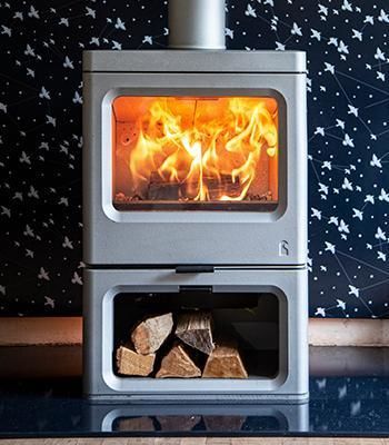 Holz-Kaminofen - SKYE E700 INTELLIGENT - CHARNWOOD - 7,5 kW / freistehend / modern