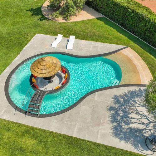 Maßgefertigtes Schwimmbecken - FORME LIBRE - Diffazur Piscines - für Außenbereich / erdverlegt / Beton