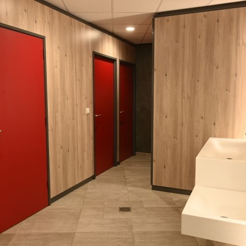 Festinstalliertes Trennwandsystem - SANI-MODULE SYSTEM - SANITEC - PAREO - Büro / sanitär