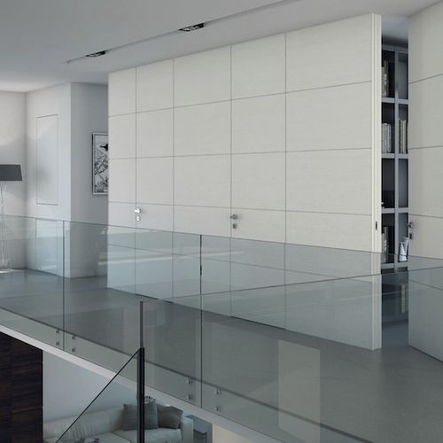 Tür für Innenbereich - FILOMURO TINTEGGIABILE CON BOISERIE FRASSINO BIANCO - GAROFOLI - Holz / einflügelig / ohne Verglasung