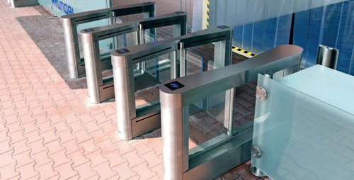 Speed Gate / für stark frequentierte Zonen - SPEEDSTILE FL OUTDOOR - GUNNEBO ENTRANCE CONTROL - Glas / Sicherheit / Aluminium