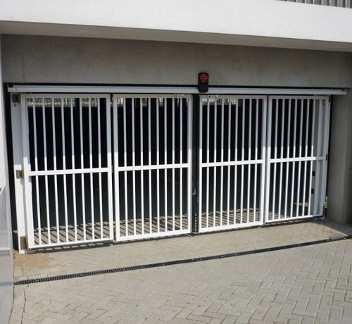 Faltbares Tor - SGATE TOP GUIDED - HERAS - galvanisiertem Stahl / mit Stangen / Glasplatten
