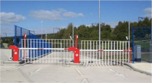 Zutrittsabsperrung - BROUGHTON 420 - HERAS - Hebe / Aluminium / für Straße