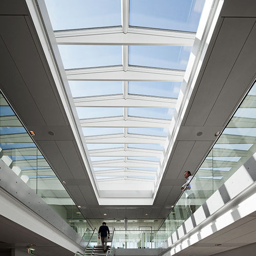 Oberlicht für Dachterrasse - RIDGELIGHT WITH BEAMS 5° - VELUX - Rauchabzug / Glas / GFK