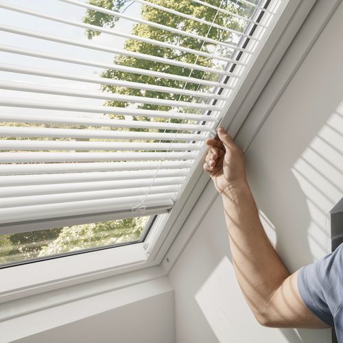 Jalousiejalousie - VENETIAN - VELUX - für Dachfenster / lackiertes Aluminium / mit manueller Bedienung