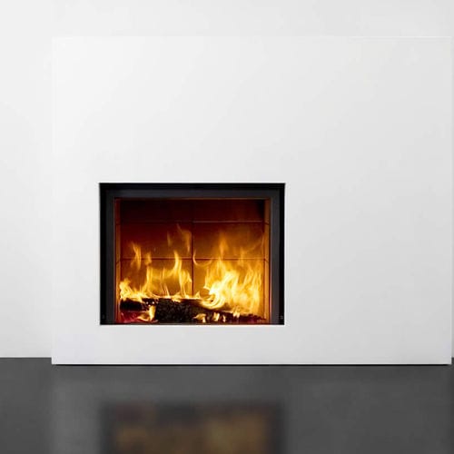 Geschlossene Feuerstelle / Holz - 21-85 - Stûv - mit 1 Sichtseite / Metall / mit Schiebetür