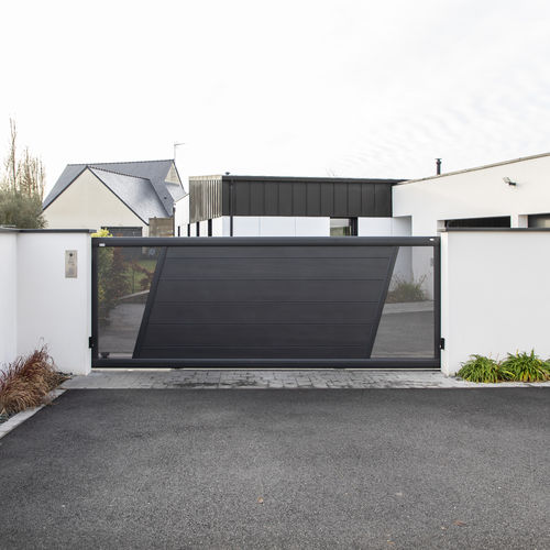 Schiebetor - Gamme SIGNATURE - Corsiva C 255 - SIB - thermolackiertes Aluminium / Lamellen / Lochblech