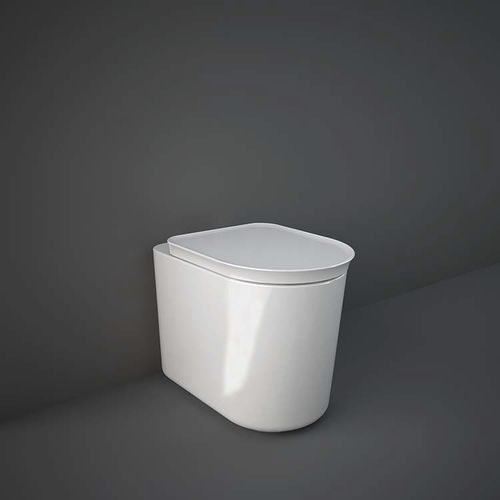 Freistehendes WC - RAK-VALET - RAK Ceramics - in Wandnähe / Keramik / von Patrick Norguet