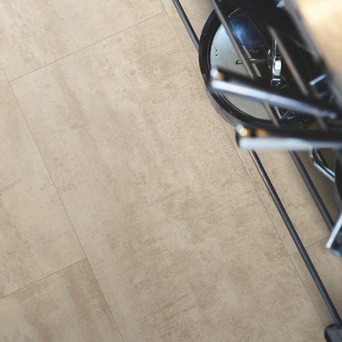 Vinyl-Bodenbelag - V2120-40046 - PERGO - für Hotels / für Einzelhandel / für Sportanlage