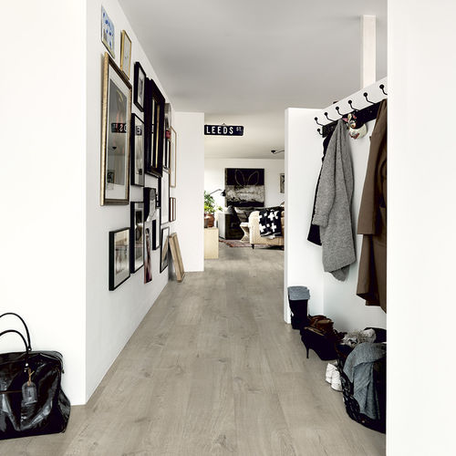 Vinyl-Bodenbelag - V2131-40107 - PERGO - für Hotels / für Einzelhandel / für Sportanlage