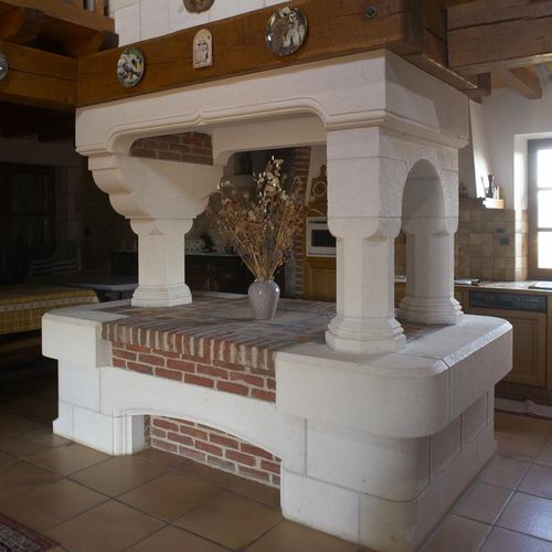 Klassische Kaminumrandung - BORRÈZE - OCCITANIE PIERRES - Naturstein / Zentral / weiß