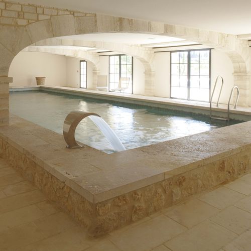 Naturstein-Poolumrandung - AUBEROCHE CHATAIGNE - INTÉRIEUR - OCCITANIE PIERRES - rutschfest