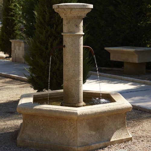 Park-Springbrunnen - AUBEROCHE BOURIANE - OCCITANIE PIERRES - Stein / modern