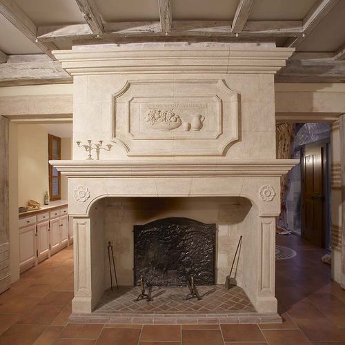 Klassische Kaminumrandung - BORRÈZE - OCCITANIE PIERRES - Stein / beige
