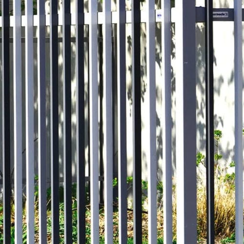 Zaun mit Stangen - CLORAL™ - NORMACLO - für Wohnhaus / galvanisiertem Stahl / pulverbeschichteter Stahl